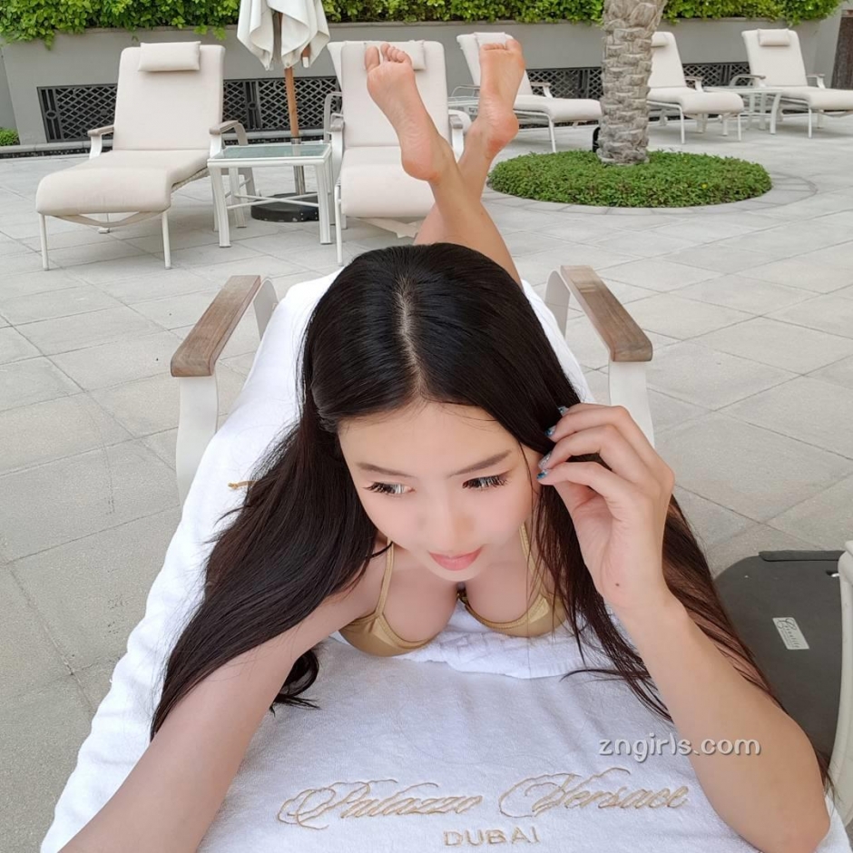 韩国美女文世琳性感自拍照丰满诱人