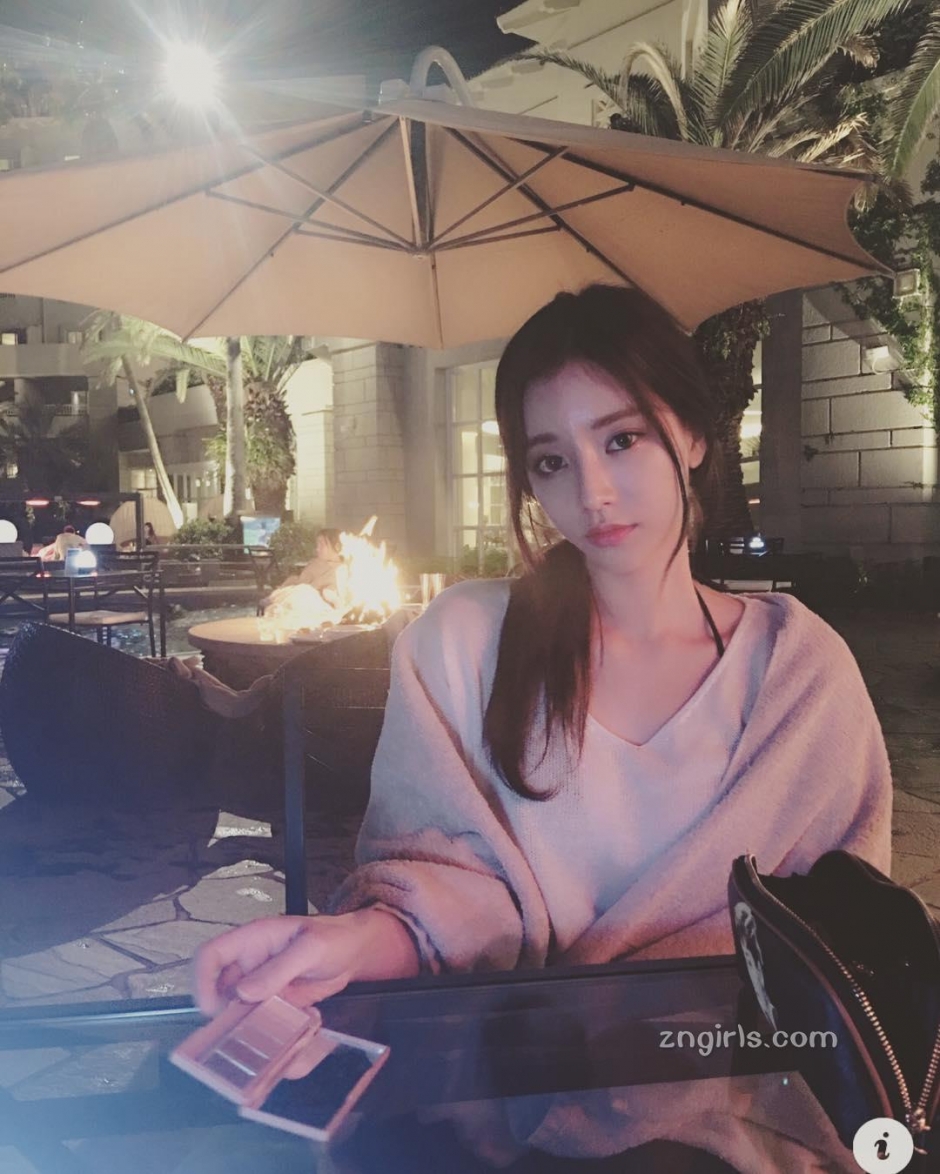 韩国模特金贞延生活美照气质迷人