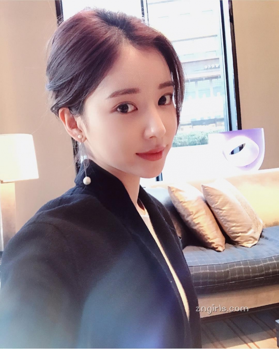 韩国模特金贞延生活美照气质迷人