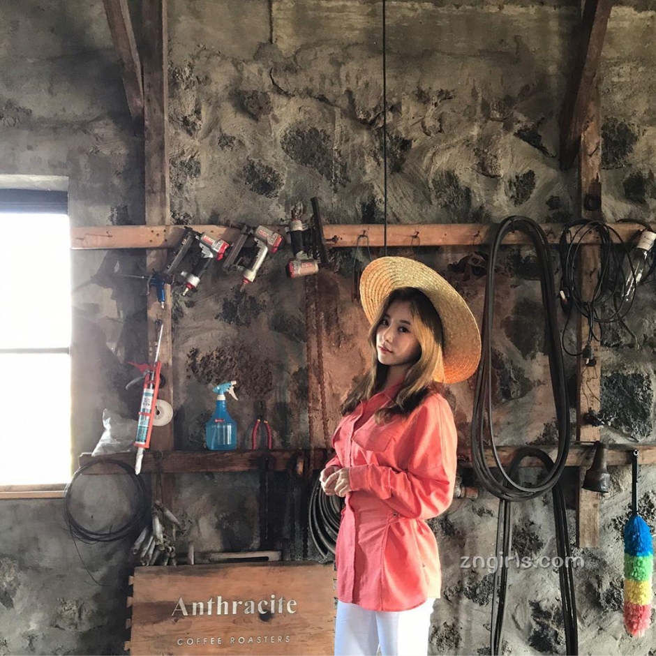 韩国模特金贞延生活美照气质迷人