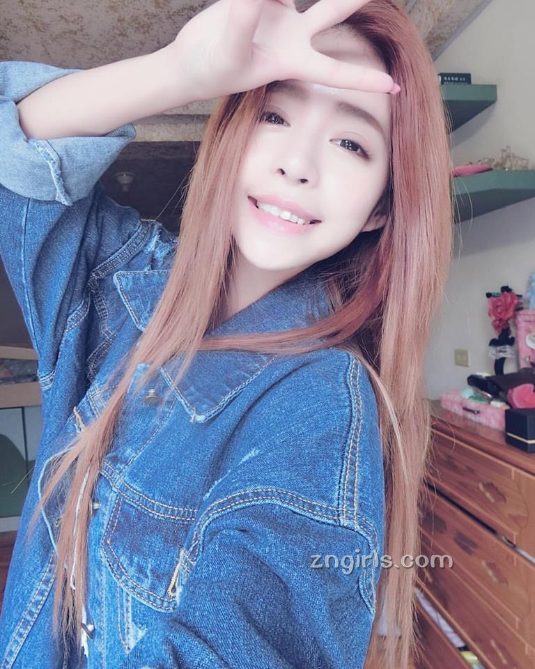 台湾美女陈雨䕕自拍私房照性感迷人