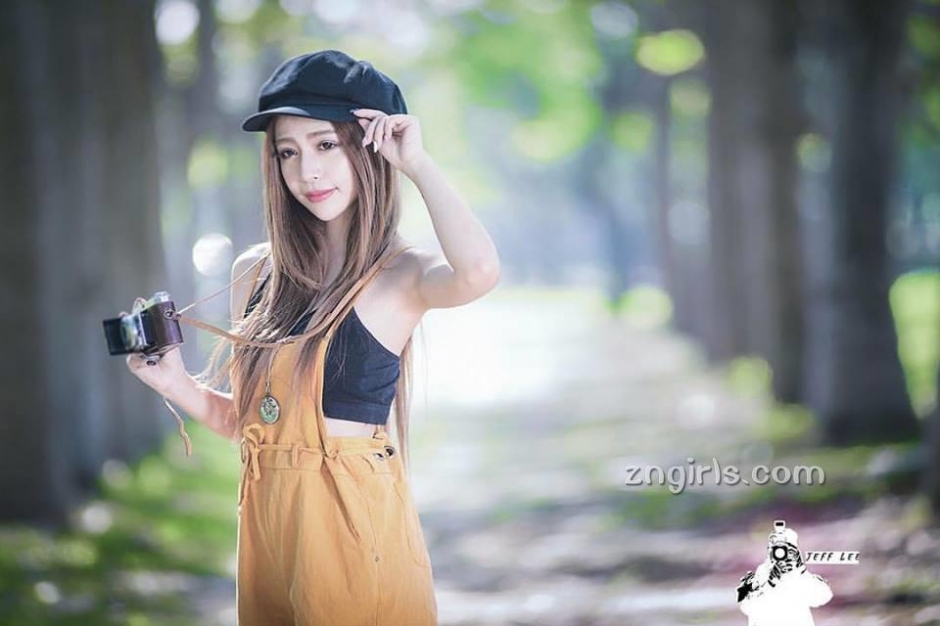 台湾美女陈雨䕕自拍私房照性感迷人