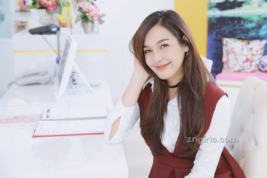 泰国美少女Pichyada Chatkamjaroen清纯私房写真