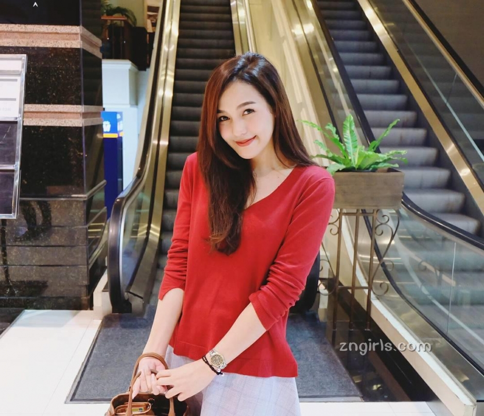 泰国美少女Pichyada Chatkamjaroen清纯私房写真