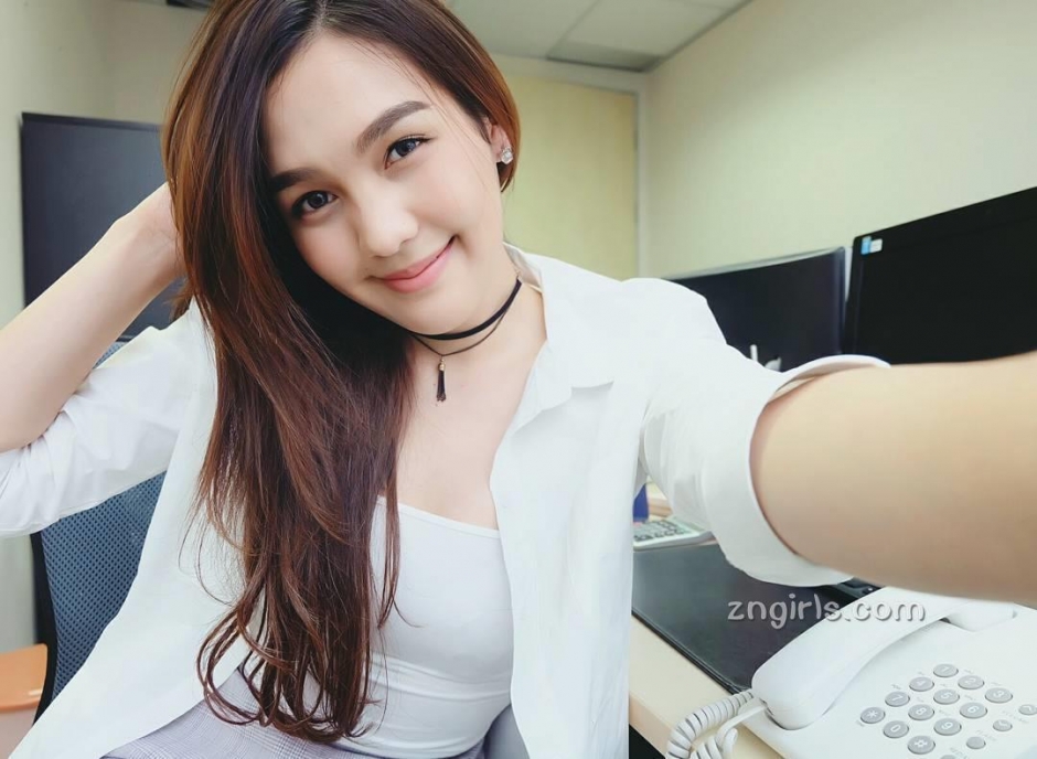 泰国美少女Pichyada Chatkamjaroen清纯私房写真