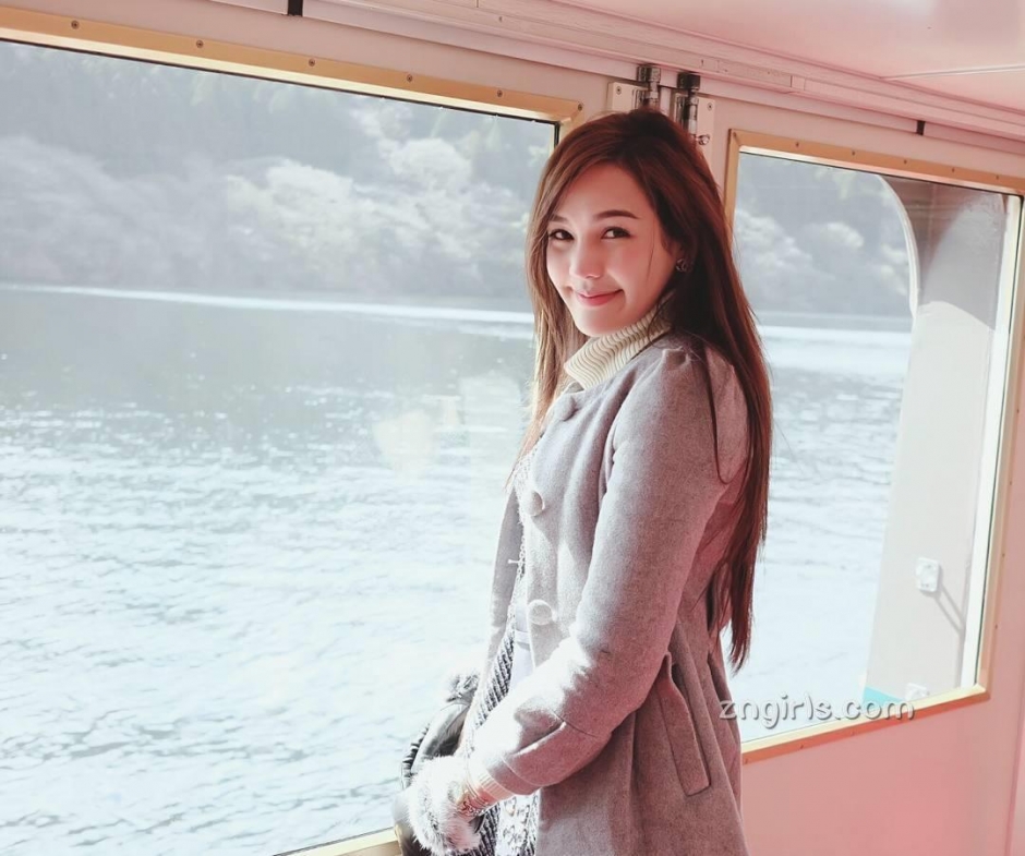 泰国美少女Pichyada Chatkamjaroen清纯私房写真