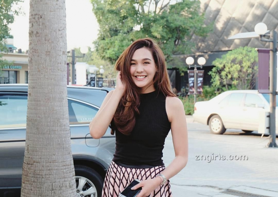 泰国美少女Pichyada Chatkamjaroen清纯私房写真