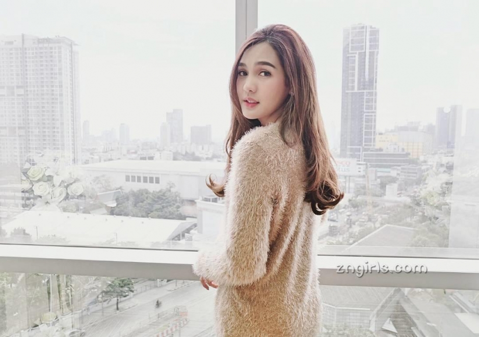 泰国美少女Pichyada Chatkamjaroen清纯私房写真