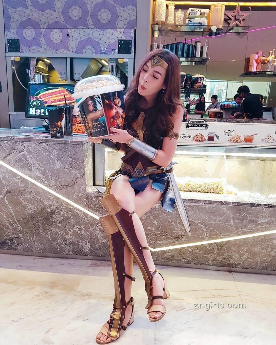 泰国美少女Pichyada Chatkamjaroen清纯私房写真