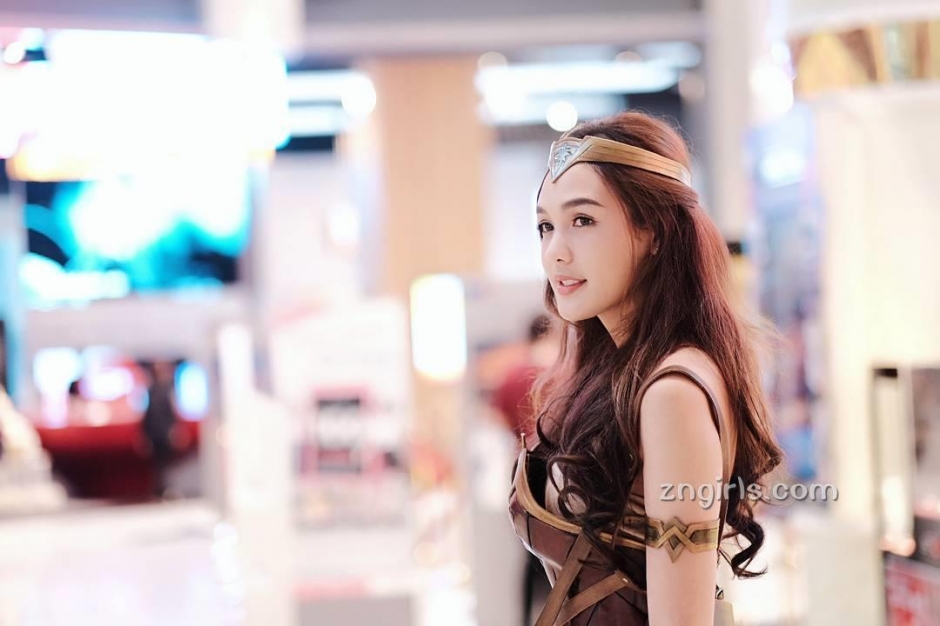 泰国美少女Pichyada Chatkamjaroen清纯私房写真