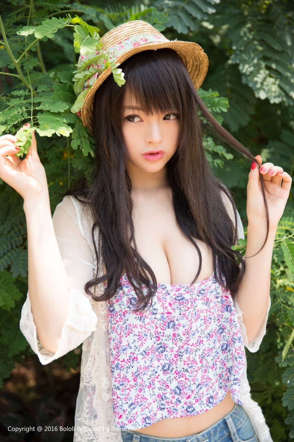 [BoLoli波萝社]美女嫩模歪歪酥胸诱人写真