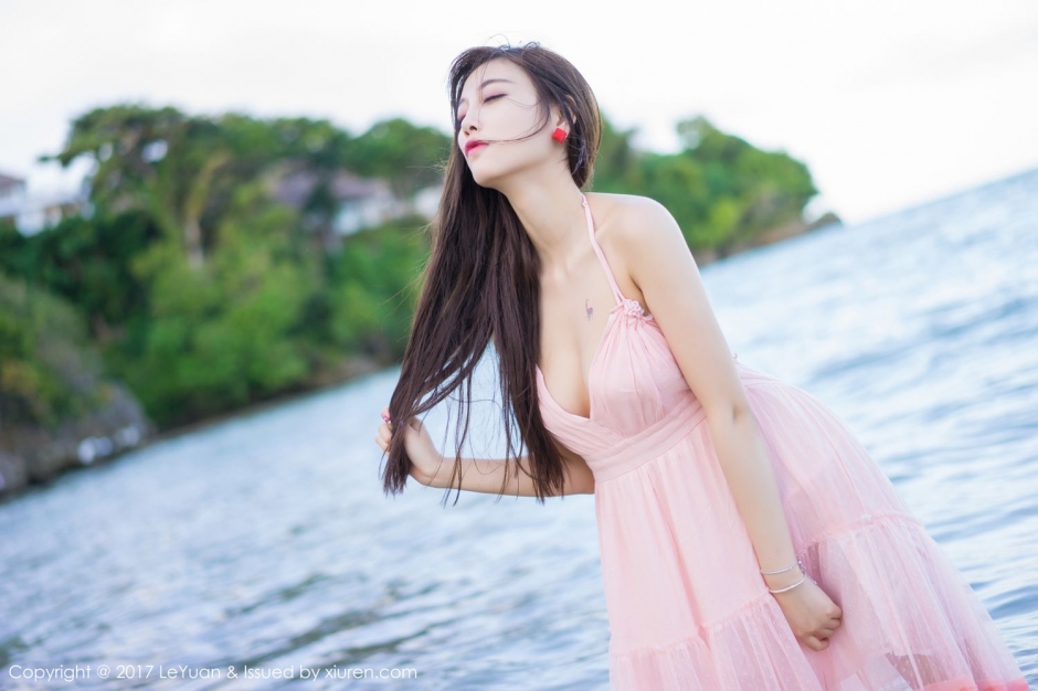 [LeYuan星乐园]女神模特杨晨晨比基尼写真