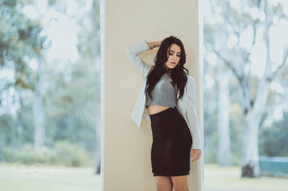 混血模特Jasmin Shojai性感比基尼写真