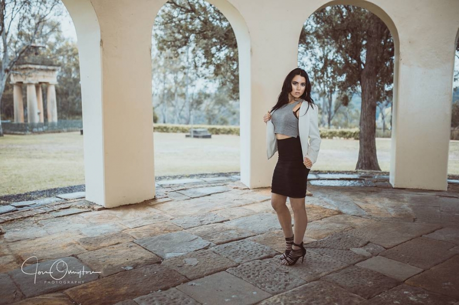 混血模特Jasmin Shojai性感比基尼写真