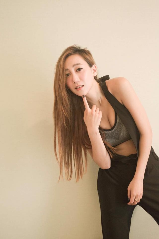 高挑美女孙艺庭生活写真气质迷人