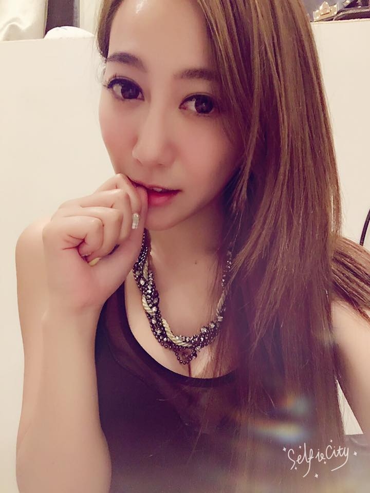 高挑美女孙艺庭生活写真气质迷人