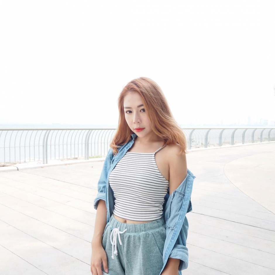 马来西亚美女Chenelle Wen私房美照酥胸诱人