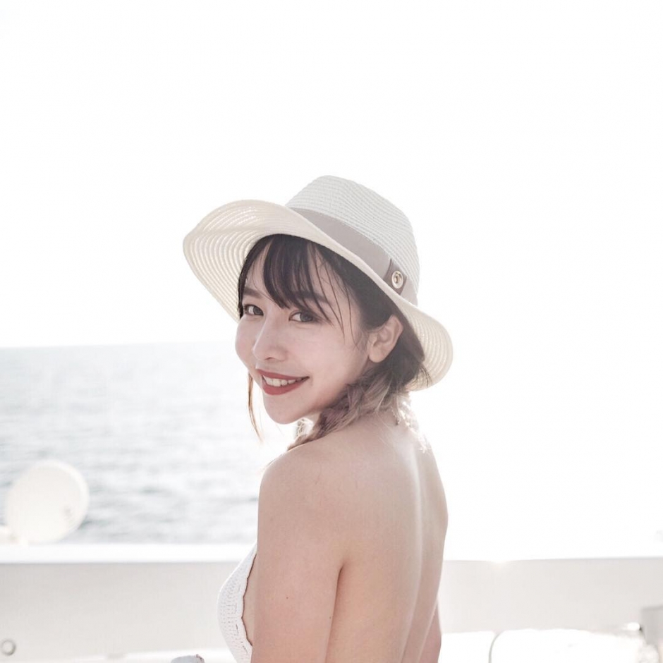 马来西亚美女Chenelle Wen私房美照酥胸诱人