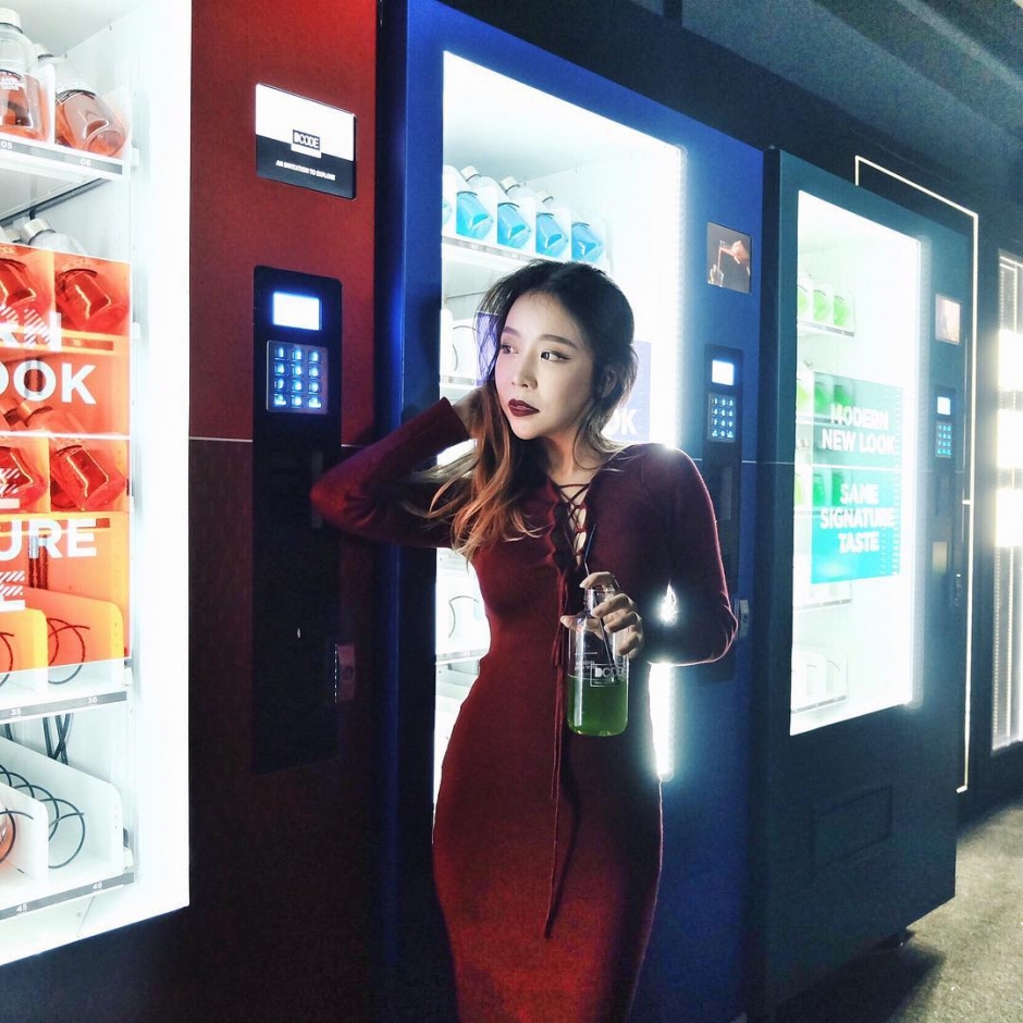 马来西亚美女Chenelle Wen私房美照酥胸诱人