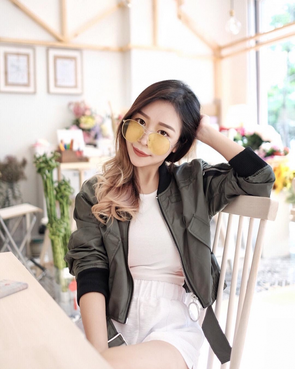 马来西亚美女Chenelle Wen私房美照酥胸诱人