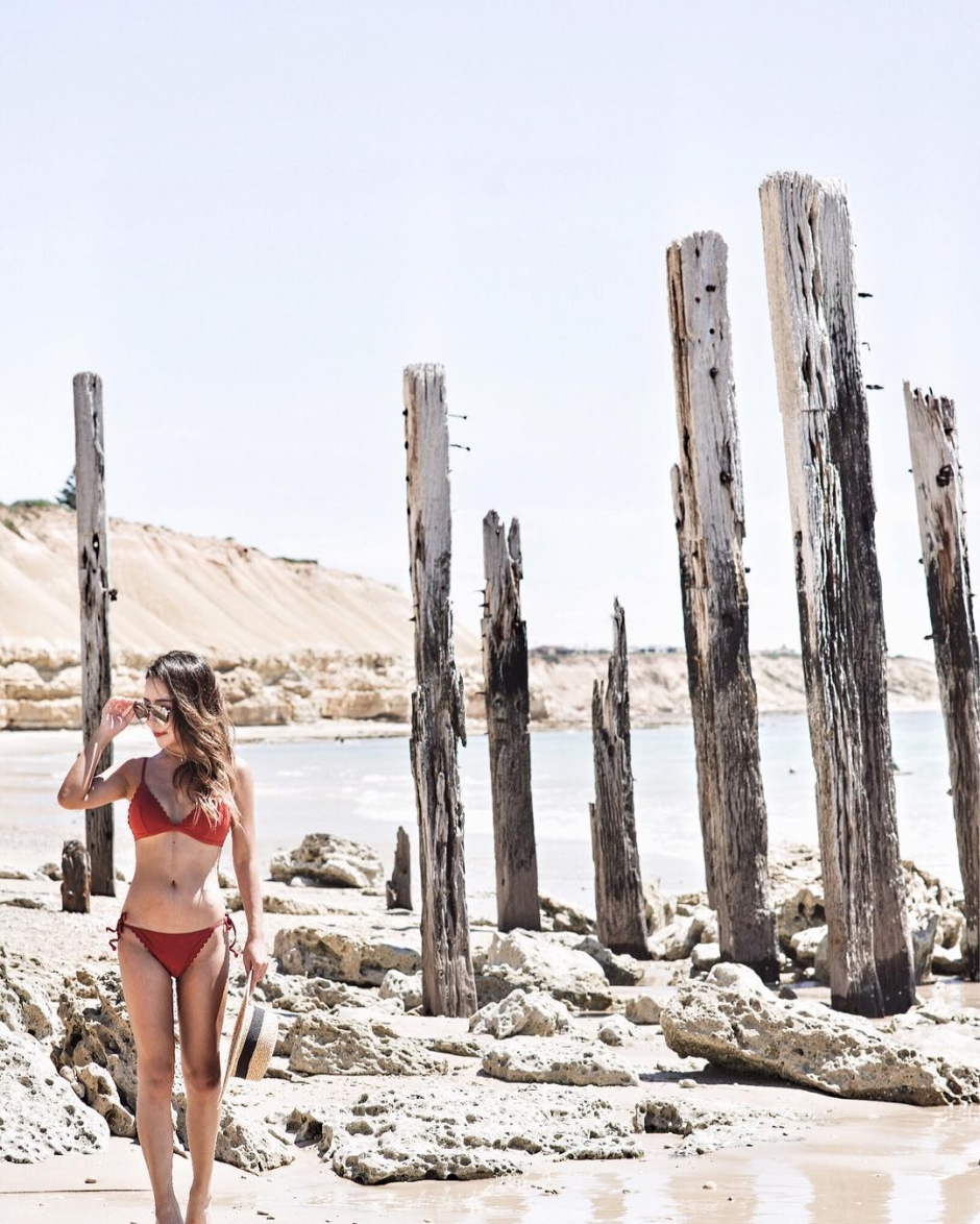 马来西亚美女Chenelle Wen私房美照酥胸诱人