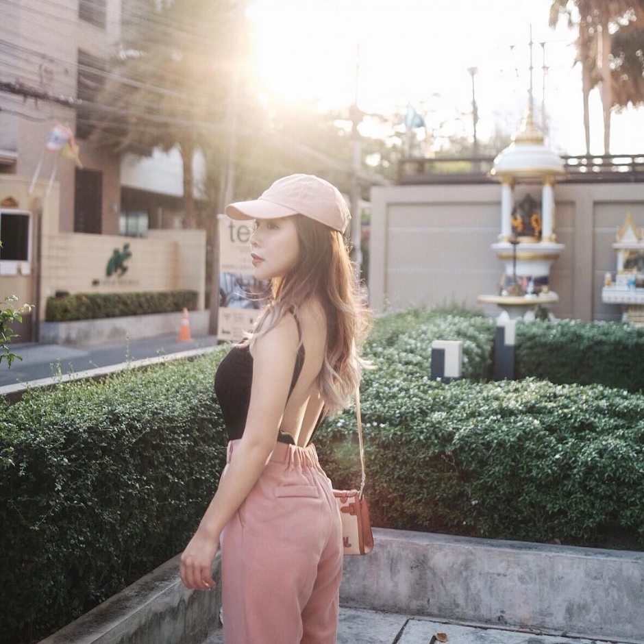 马来西亚美女Chenelle Wen私房美照酥胸诱人