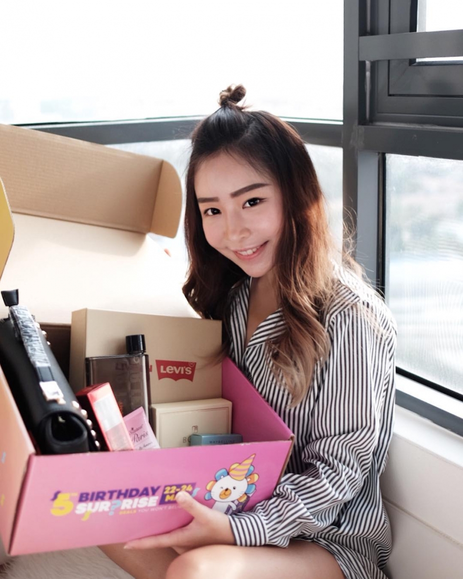 马来西亚美女Chenelle Wen私房美照酥胸诱人