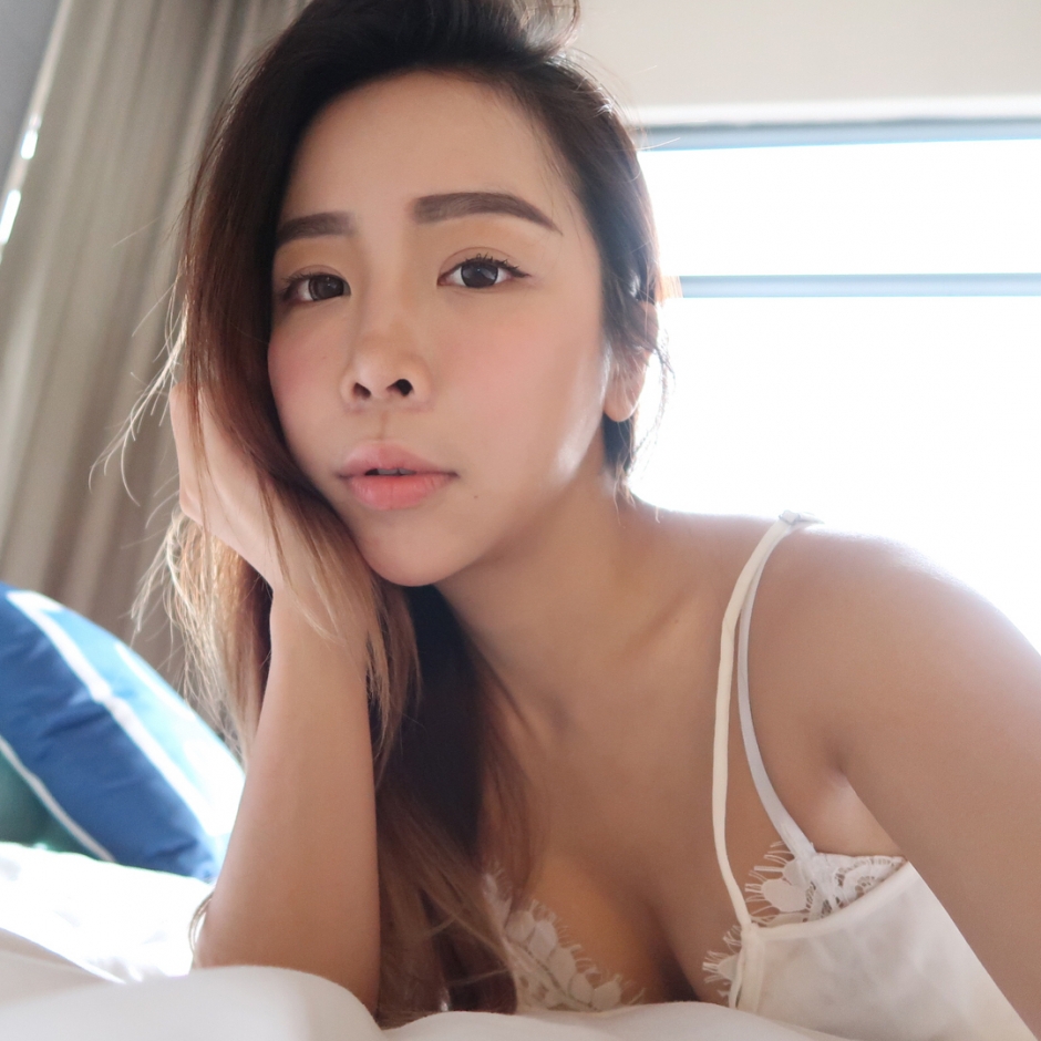 马来西亚美女Chenelle Wen私房美照酥胸诱人