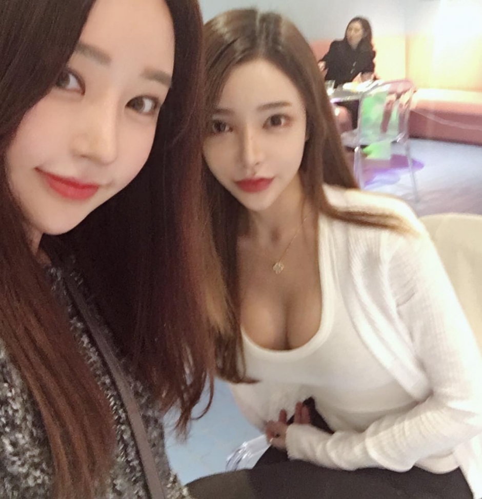 韩国美女崔莎罗比基尼私房照