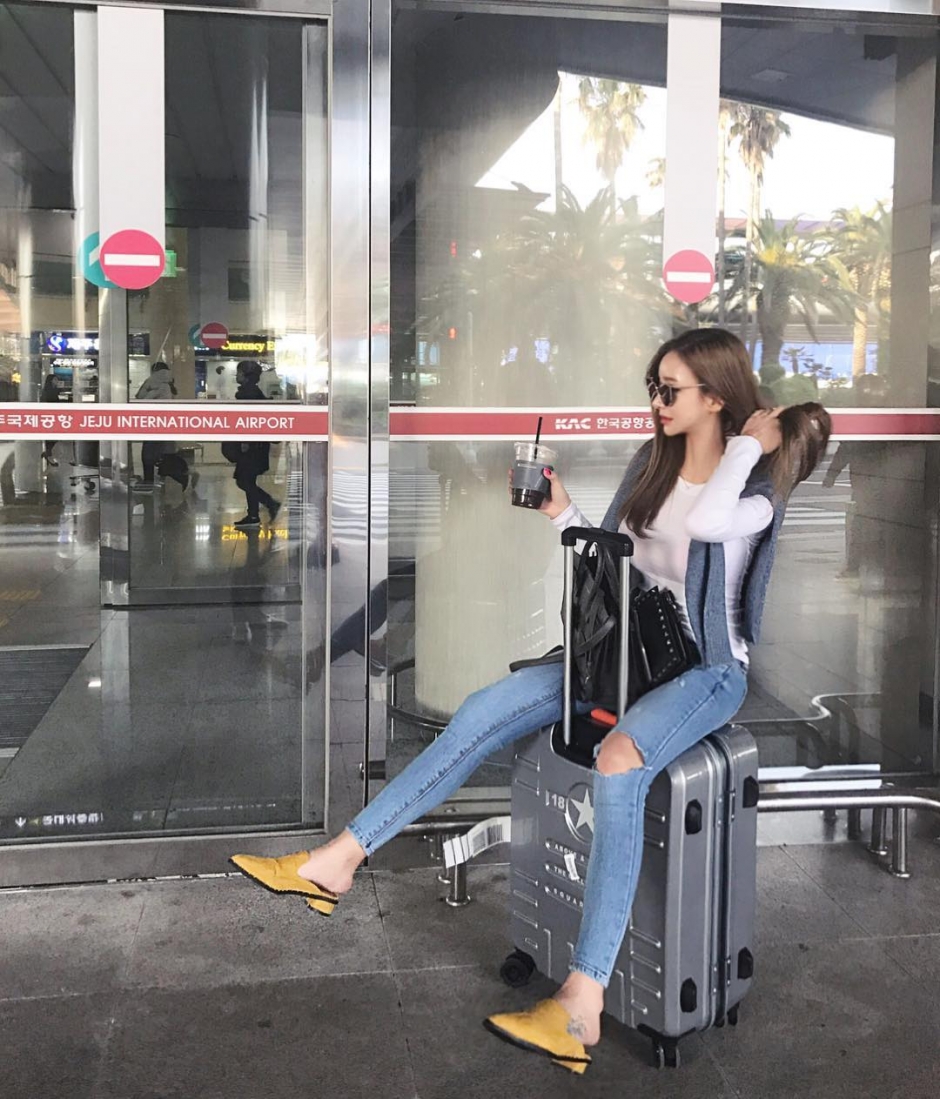 韩国美女崔莎罗比基尼私房照