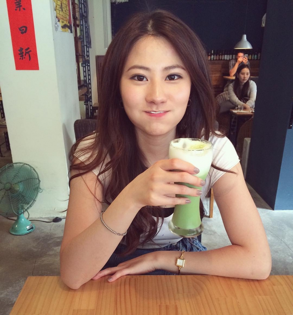 台湾美女校花高紫安性感自拍照