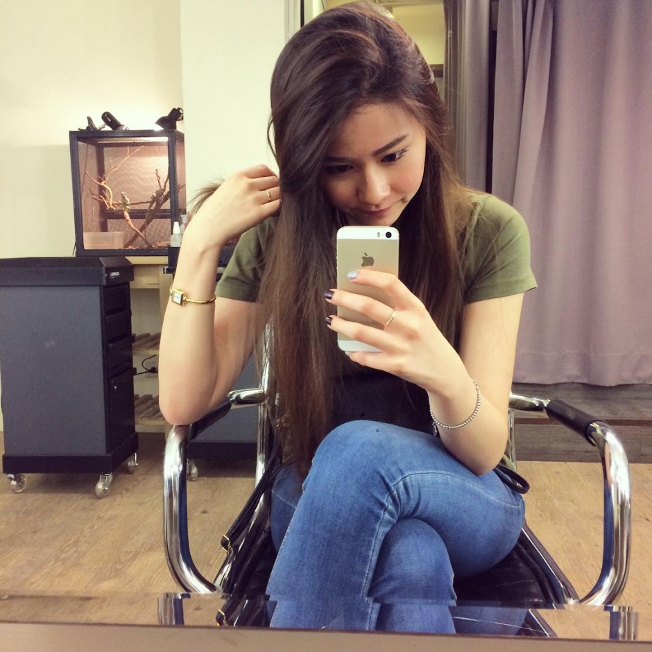 台湾美女校花高紫安性感自拍照