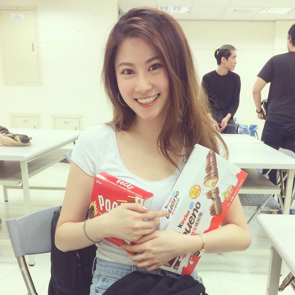 台湾美女校花高紫安性感自拍照