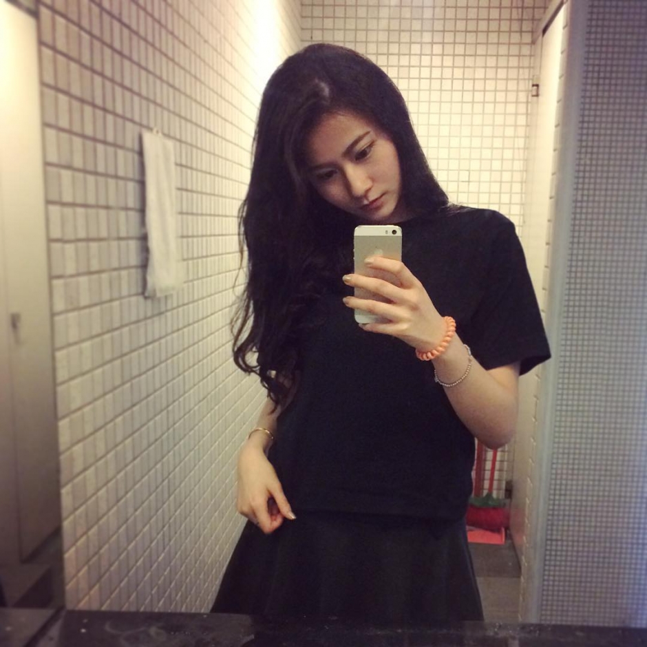 台湾美女校花高紫安性感自拍照