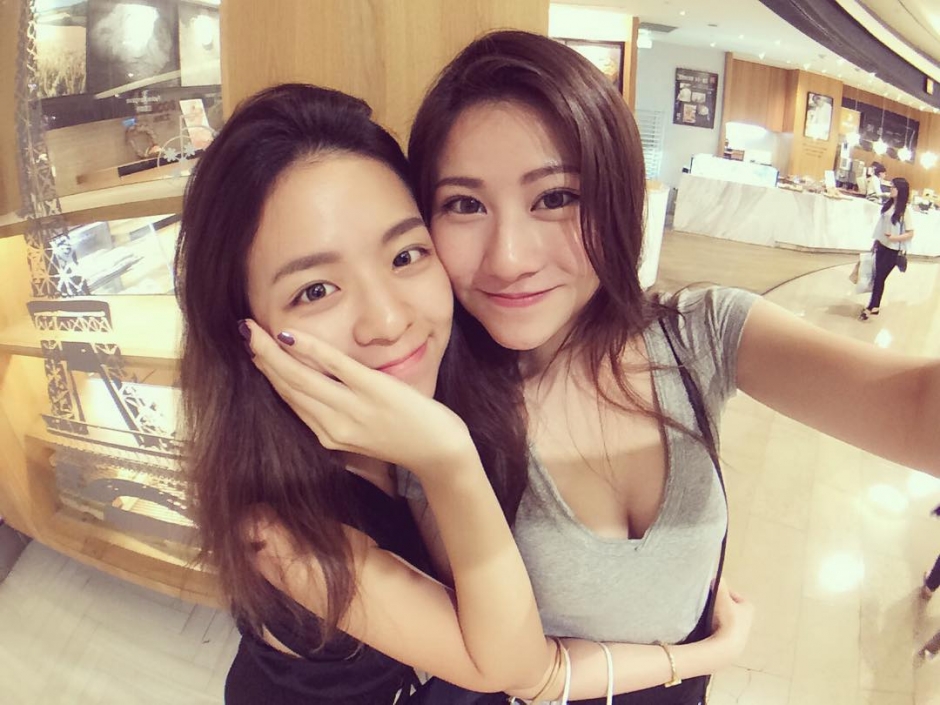 台湾美女校花高紫安性感自拍照