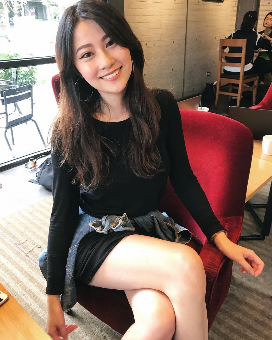 台湾美女校花高紫安性感自拍照