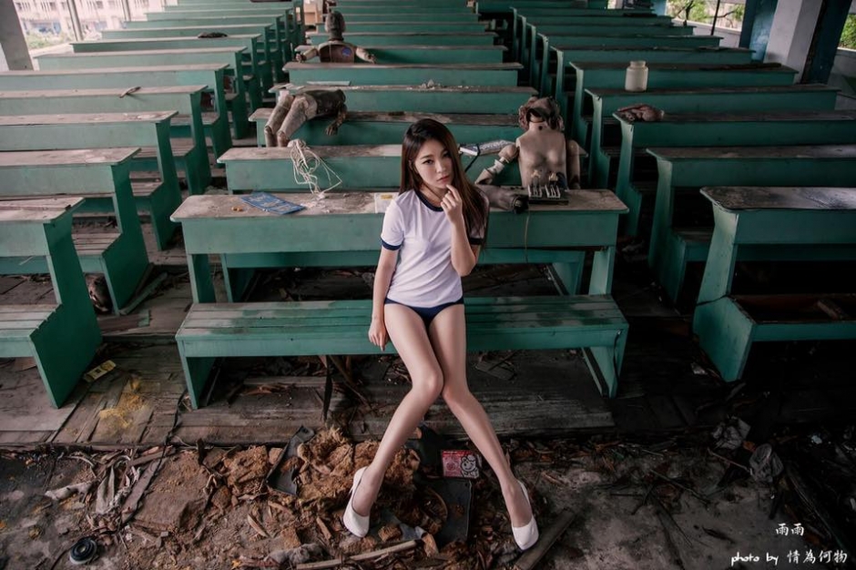 台湾长腿美女蔡雨雨性感私房照