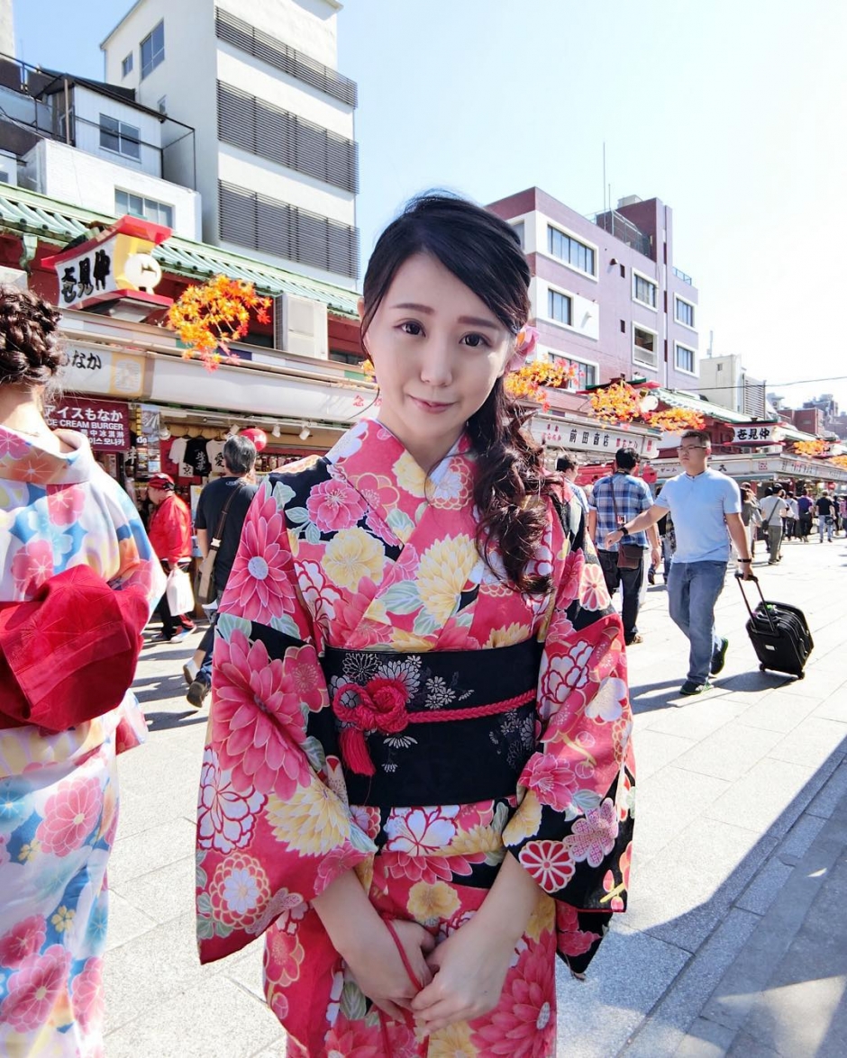 台湾美女张摸摸比基尼自拍照性感迷人