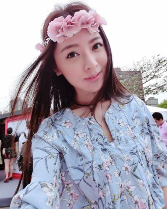 气质美女张子蕾泳装私房照性感迷人