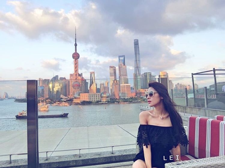 气质美女张子蕾泳装私房照性感迷人