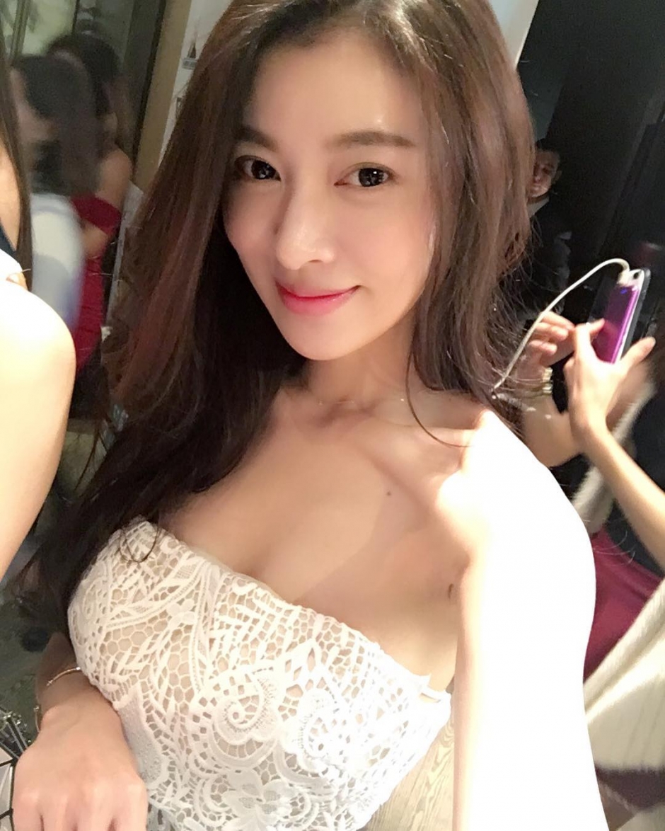 气质美女张子蕾泳装私房照性感迷人