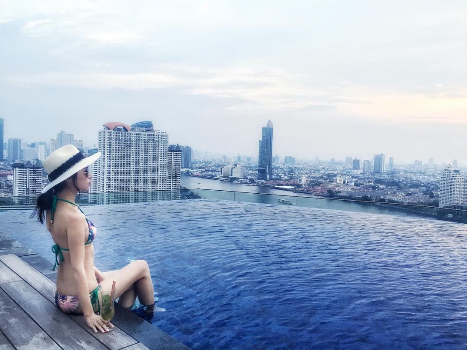 气质美女张子蕾泳装私房照性感迷人