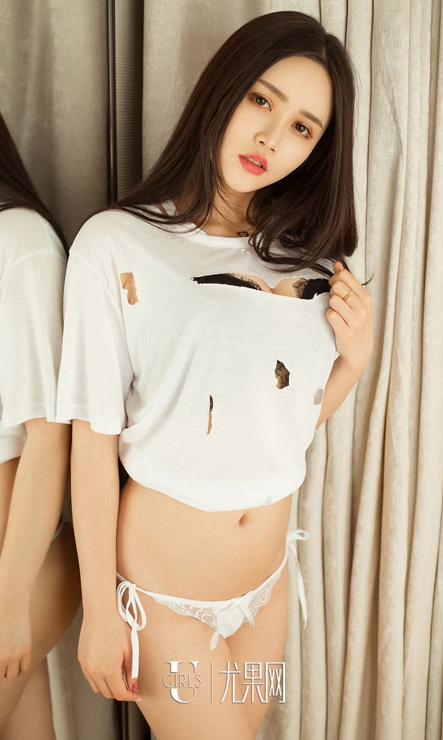 尤果网美女模特于梓馨透视装写真美乳诱人