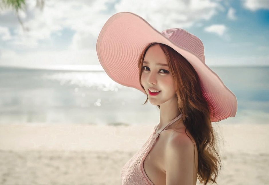 韩国美女车模郑恩惠车展写真气质迷人