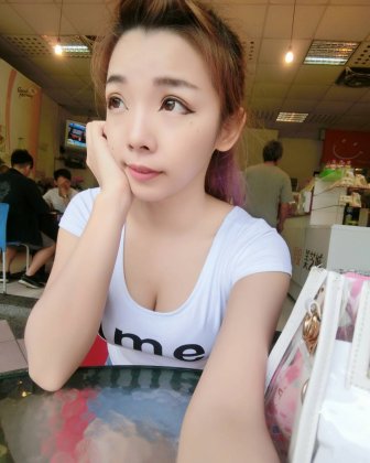 台湾美女赵姿瑜性感私房照丰满诱惑