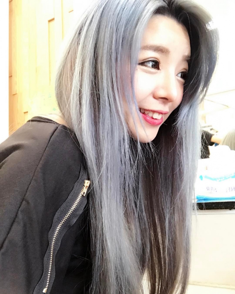 台湾美女赵姿瑜性感私房照丰满诱惑