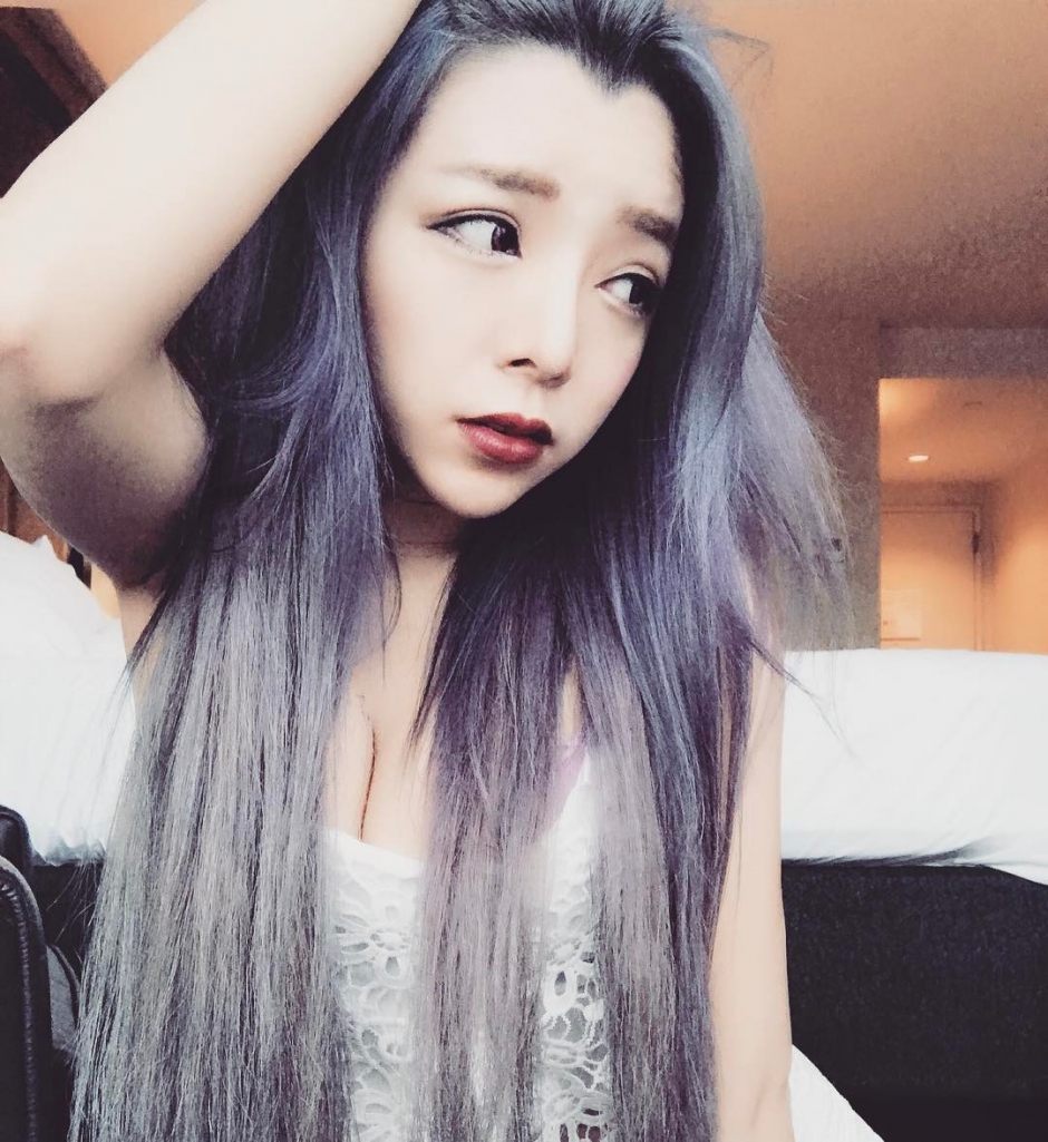 台湾美女赵姿瑜性感私房照丰满诱惑