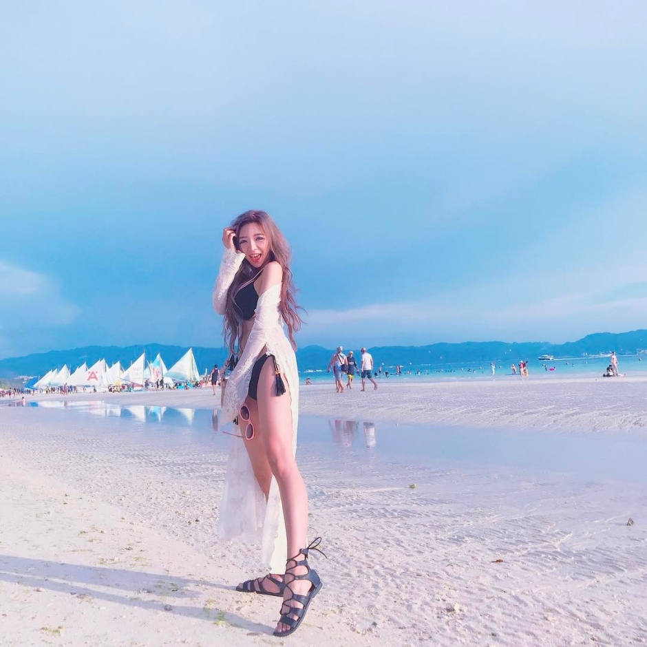 台湾美女赵姿瑜性感私房照丰满诱惑