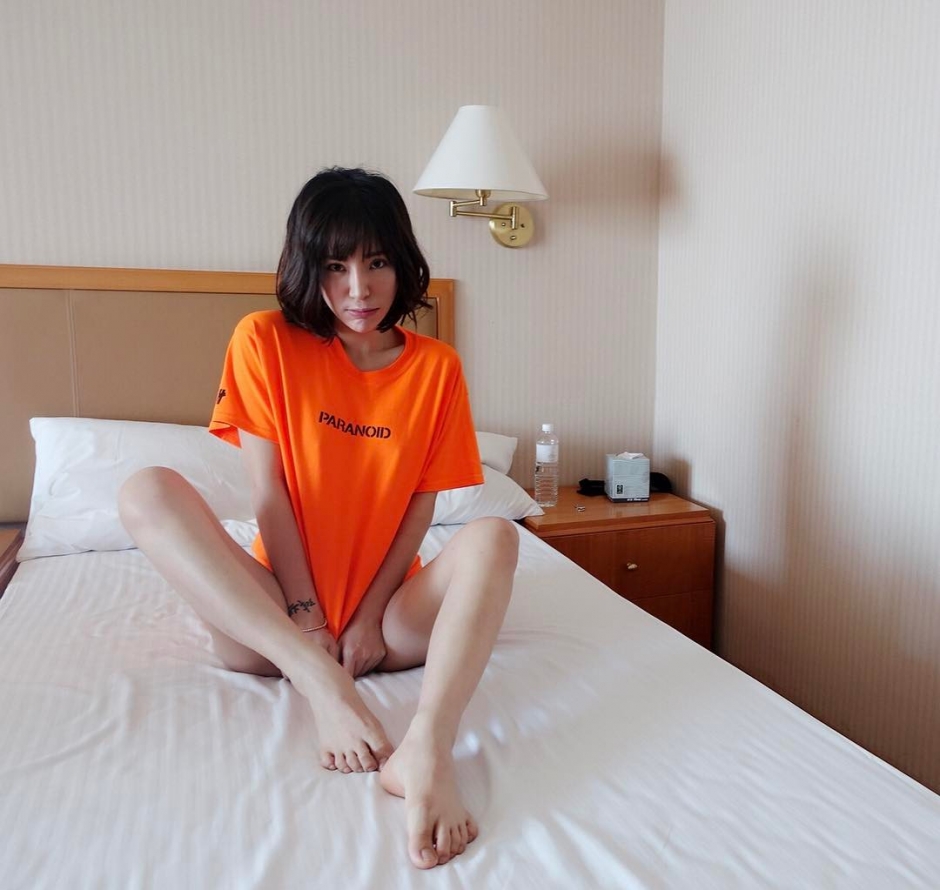 翘臀美女梁云菲性感内衣私房照