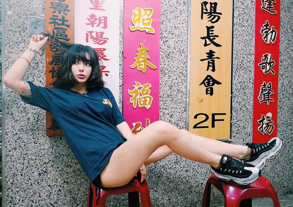 翘臀美女梁云菲性感内衣私房照